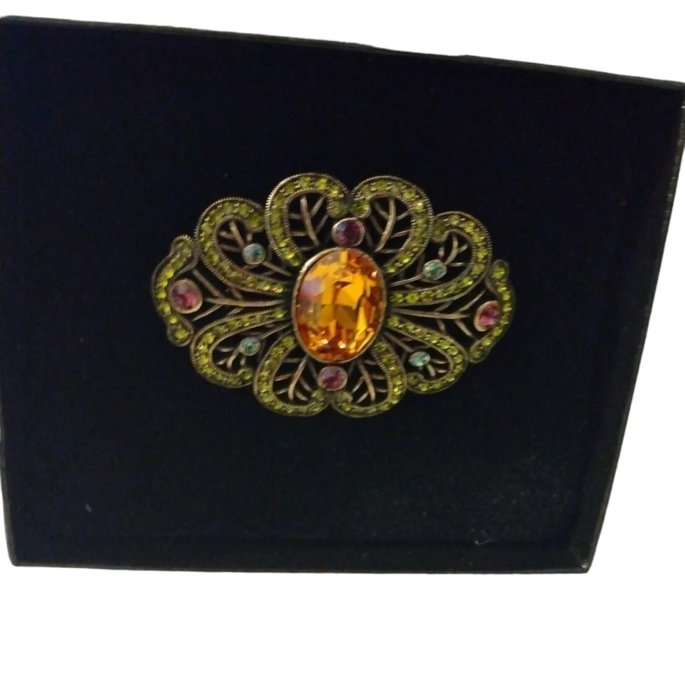 La Vintage' European Crystals Brooch Polished Antique Bronze Finish Petal Design